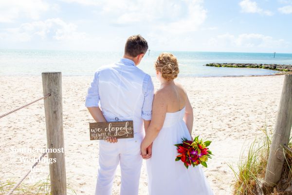 Wedding couple eloping to Key West, Florida